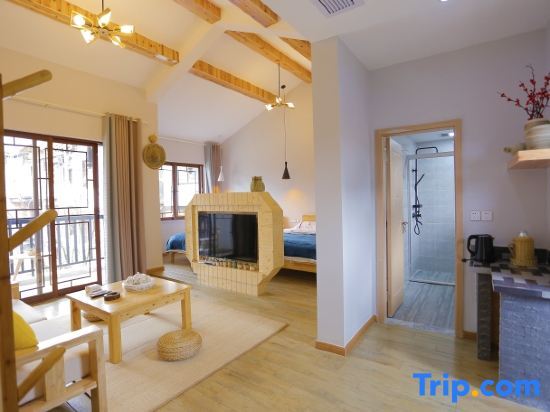 Лешан: Fanyunju Hostel