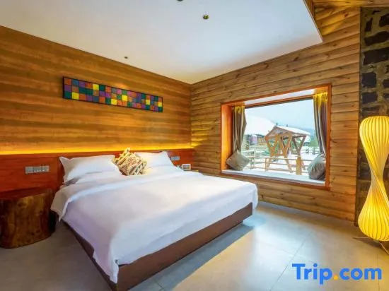 Буркин: Shenshanli Yichuan VILLA Holiday Homestay (Kanas Old Village)