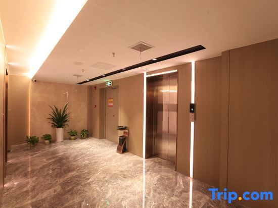 Юэян: Lavande Hotel (Wal-mart Store, East Yueyang High-speed Railway Station)
