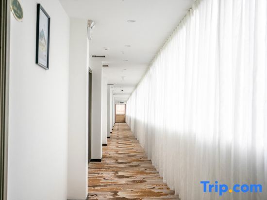 Лючжоу: Liuzhou Baodu Hotel (Xijiang Road Century High School)