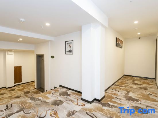 Лючжоу: Liuzhou Baodu Hotel (Xijiang Road Century High School)