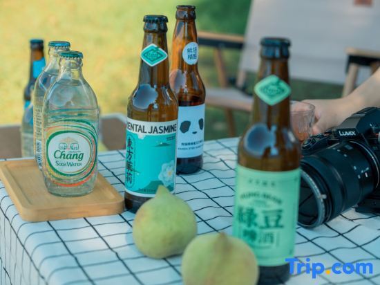 Дали: Plum Tree Lakeside Resort