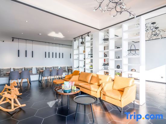 Дали: Dali Jiuxiao Mountain Sea View Full View Cang'er Half Mountain Sea View Resort Villa