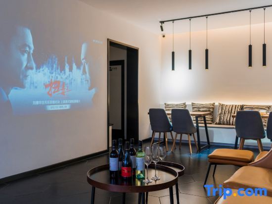 Дали: Dali Jiuxiao Mountain Sea View Full View Cang'er Half Mountain Sea View Resort Villa