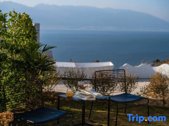 Дали: Dali Jiuxiao Mountain Sea View Full View Cang'er Half Mountain Sea View Resort Villa