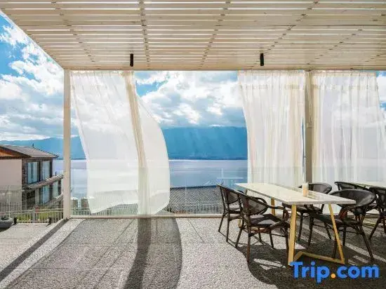 Дали: Dali Jiuxiao Mountain Sea View Full View Cang'er Half Mountain Sea View Resort Villa