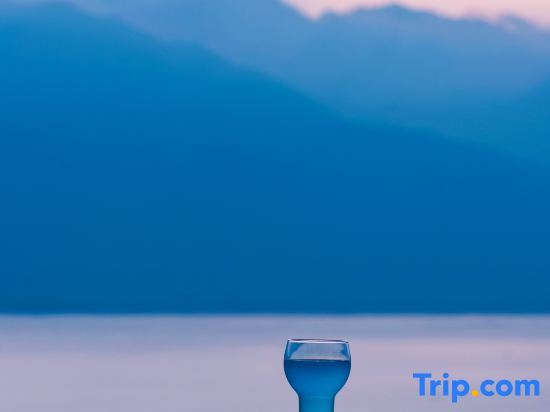 Дали: Dali Jiuxiao Mountain Sea View Full View Cang'er Half Mountain Sea View Resort Villa