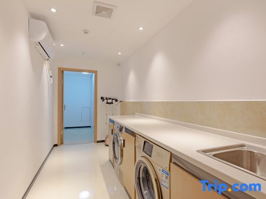 Цзясинь: Jiaxing Haiyan Xiaoyu Business Hotel