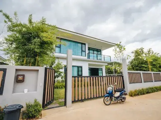 Чиангмай: Madami 2Chiang Mai City Pool Villa