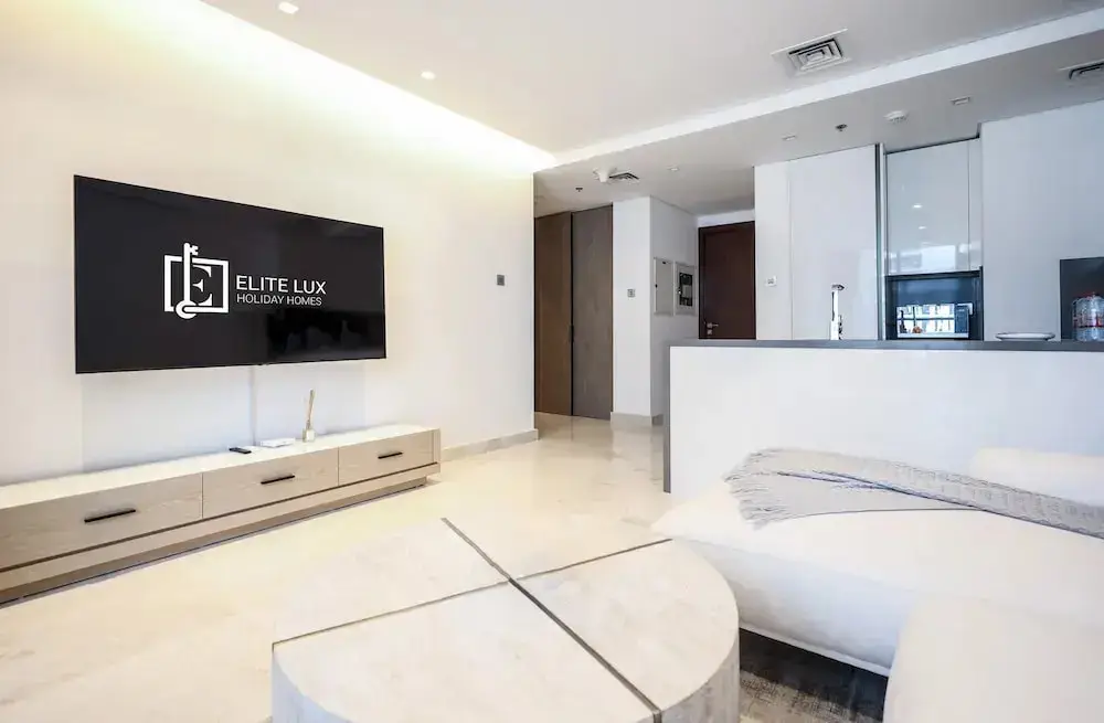 Дубай: Elite LUX Holiday Homes - 2BR Suite of Elegance in Business Bay Dubai