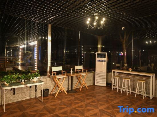 Пекин: Hillside Lodge·Foot of the Mountain (Huaibei  Resort)