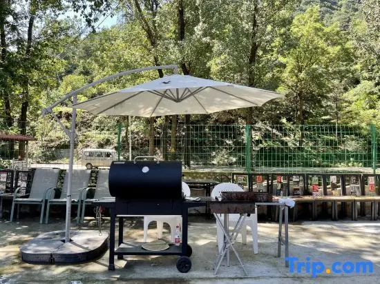 Пекин: Hillside Lodge·Foot of the Mountain (Huaibei  Resort)