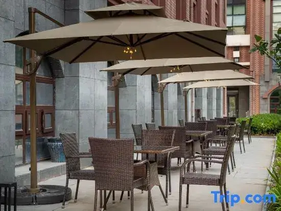 Пекин: Beijing South Railway StationGrear Red Gate Y.TUO Hotel