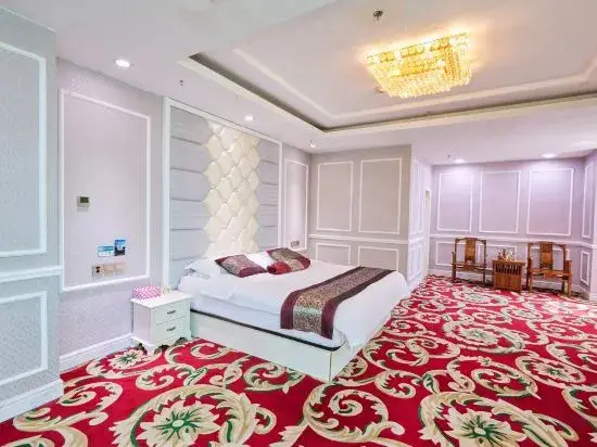 Чжанцзякоу: Chicheng Hongyuan Business Club (Chicheng Bus Station)