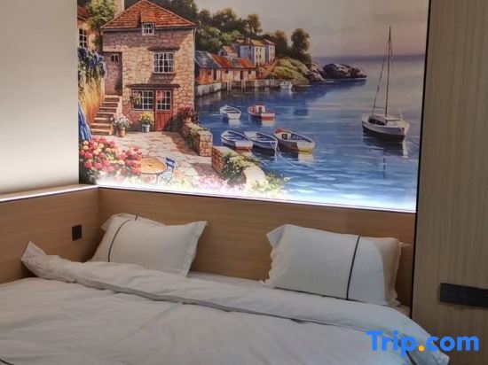 Маоминг: Kaman Hotel (Huazhou Bei'an Bus Station Zhouxuan Branch)