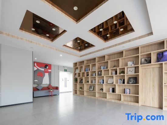 Сянфань: Yiyi Select Hotel (Gucheng Railway Station 3rd Ring Road Cheqiao Industrial Park)
