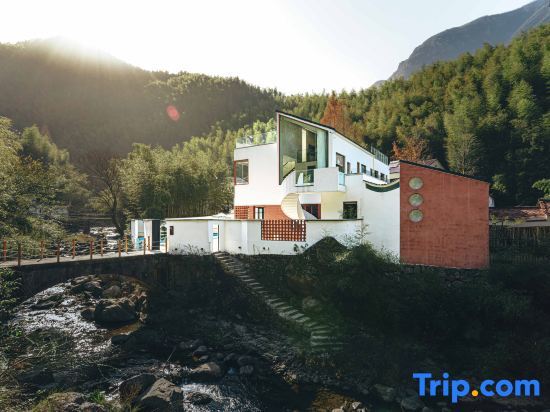 Хучжоу: Anji Haozhuxi River Banshan Private Tang Starry Sky Holiday Home