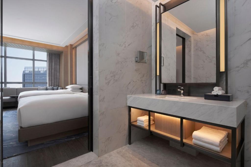 Courtyard by Marriott Foshan Hotel — фото 1