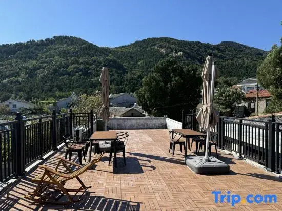 Тайан: Floral Hotel· Taishan Oak Wei Hostel (Hongmen Mountain Entrance ）