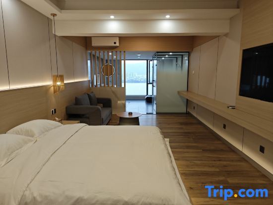 Maitreya Lake Yipin Homestay — фото 1