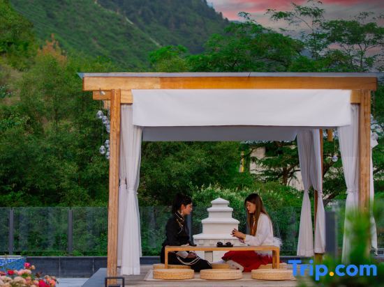 Цзючжайгоу: Kuobo Qiongxi Private Tang Homestay (Jiuzhaigou Scenic Area Visitor Center Branch)