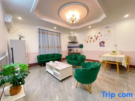 Фанчэнган: Dongxing Port Yixin Homestay