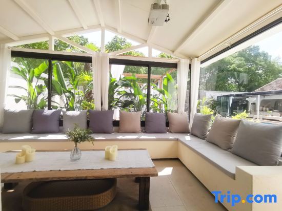 Шанхай: Shiyun Private Soup Resort Villa