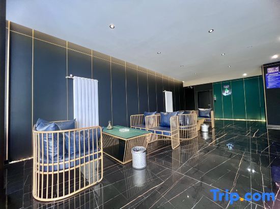 Цзючжайгоу: Songpan Renge Tianlun Hotel (Chuanzhusi Airport)