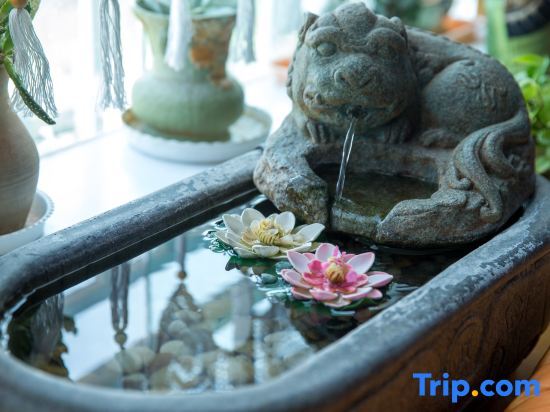 Куньмин: Artistic serendipity house on Dianchi Lake
