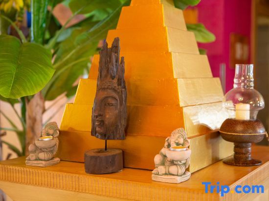 Куньмин: Artistic serendipity house on Dianchi Lake