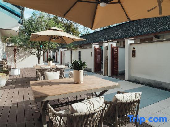 Суйнин: Victorville Secret House Hotel