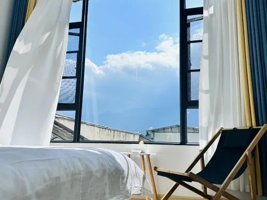 Дали: Dali Yimian Mountain View Homestay (Caicun Longqi Wharf Branch)