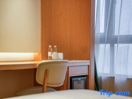 Шаоксинг: Ji Hotel (Shaoxing Paojiang Century Street)