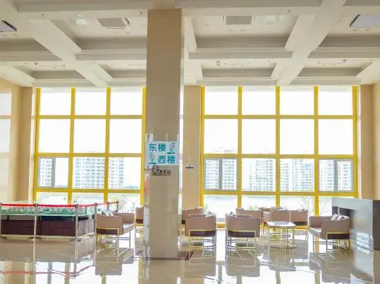 Naxianghai Blue Ocean Apartment Hotel (Rongcheng Intercontinental Holiday Plaza) — фото 1