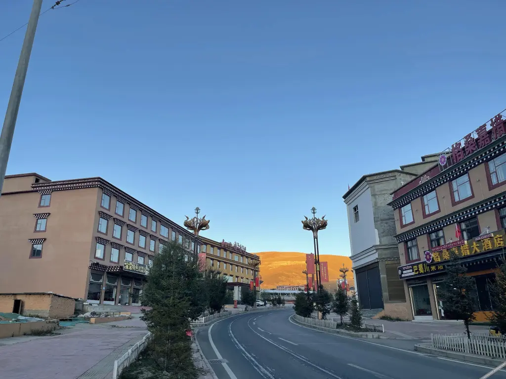 Литанг: GreenTree Inn (Ganzi Litang 318 National Road Dongcheng Branch)