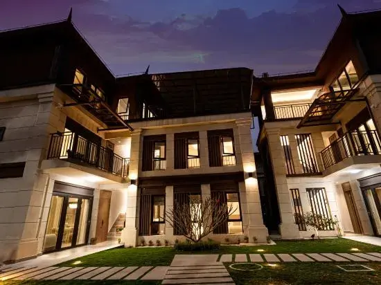 Цзинхун: Xishuangbanna Jinghong Jinlong Jiarui Hot Spring Holiday Villa