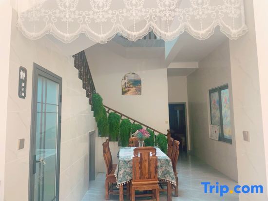 Чэнду: Qingcheng · Homestay in the Misty Rain