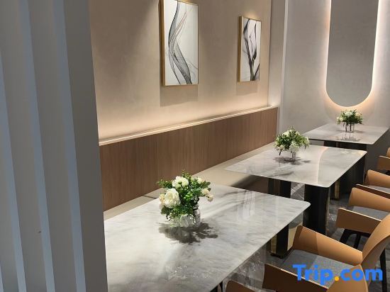 Хучжоу: Huzhou Quanya Hotel (Nanxun Shuanglin Phoenix Culture Square)