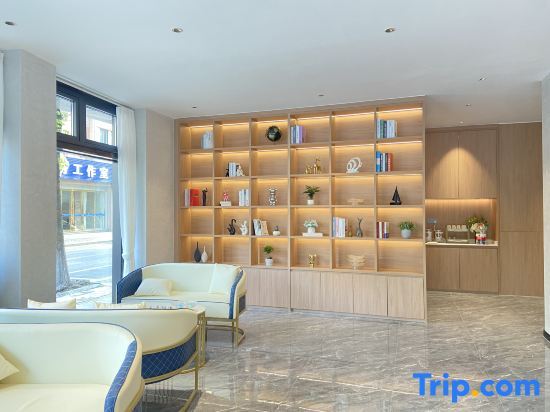 Хучжоу: Huzhou Quanya Hotel (Nanxun Shuanglin Phoenix Culture Square)