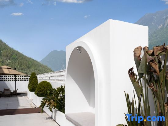 Хучжоу: JANE Hot Spring Hotel (Anji Yunshang Grassland Panda Tribe Adventure Park Branch)