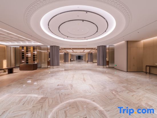 Цзясинь: Puyuan Fashion Ancient Town Meshang Resort Hotel