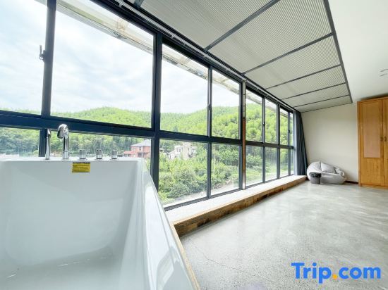 Хучжоу: Xixia Shanju Wild Luxury Starry Sky Pool Parent
