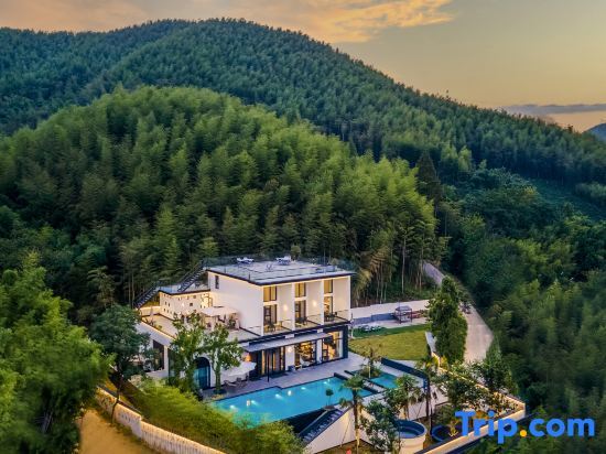 Хучжоу: Lushan Lushui Yeshe Shanshui Light Travel Resort Hotel (Jiangnan Luwu Scenic Area)