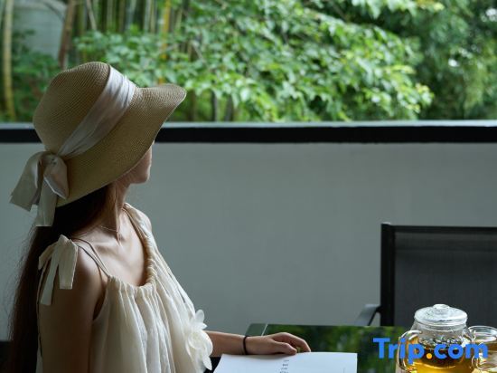 Хучжоу: Lushan Lushui Yeshe Shanshui Light Travel Resort Hotel (Jiangnan Luwu Scenic Area)
