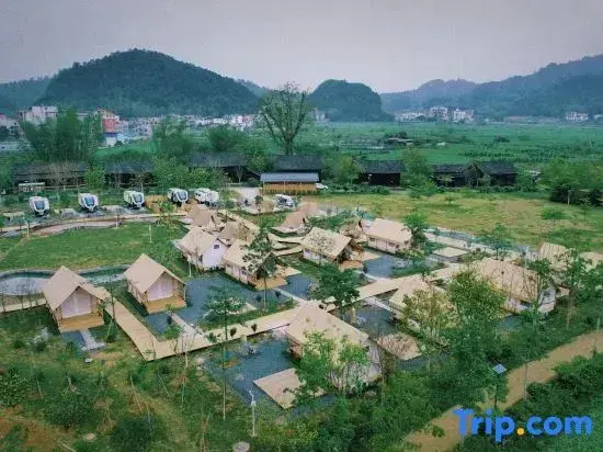 Чунцзо: Guanglv Le Xing Zhi Qu De Tian Border Camp Homestay