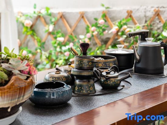 Хучжоу: Anji Yexing Xingzhi Parent-child Holiday Homestay (Zhebei Grand Canyon Drifting Store)