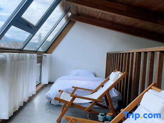 Фэньи: Liangqi Private Tang Homestay