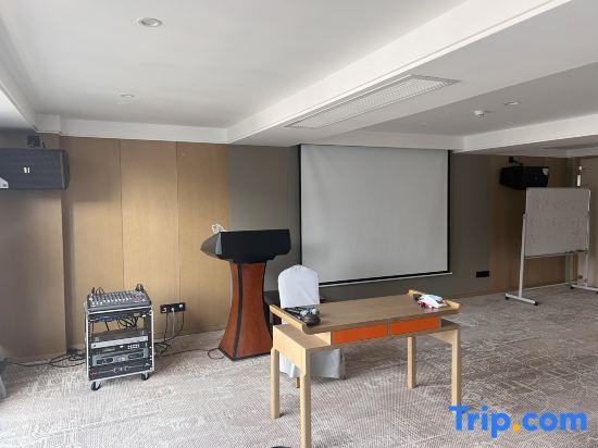 Чэнду: Yunyou High-end LOFT Audio and Video Apartment (Dongjiao Memory University of Technology Branch)