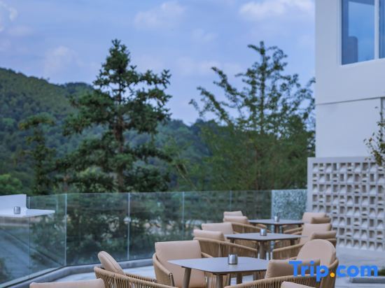 Хучжоу: Shilily Wave Your Life in Mogan Mountain