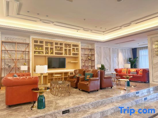 Цзиань: Vienna International Hotel (pingxiang Wugong Mountain Visitor Center)